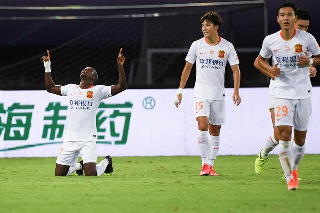 世俱杯夺冠赔率:大巴黎1赔3.5领跑 曼城超皇马